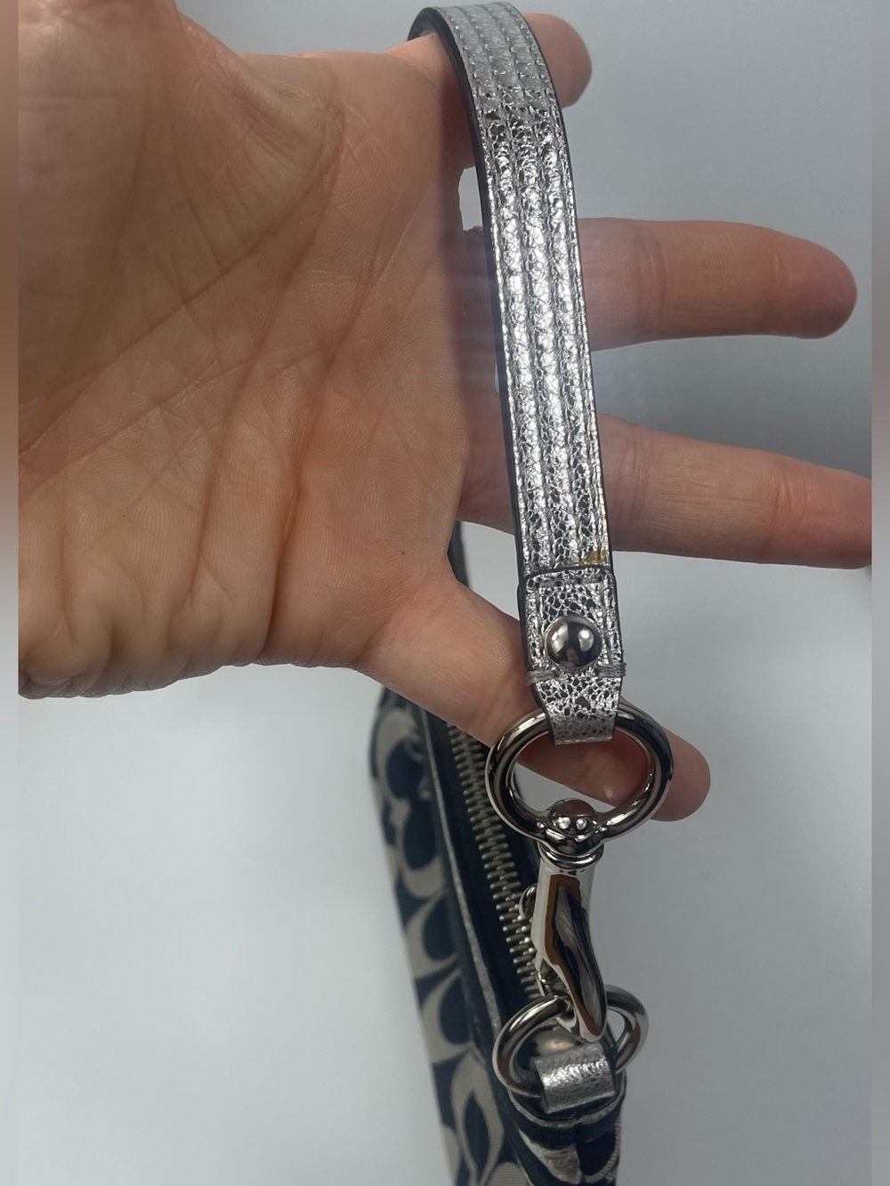 Coach Poppy Signature Large Wristlet NWT - Picture 8 of 14